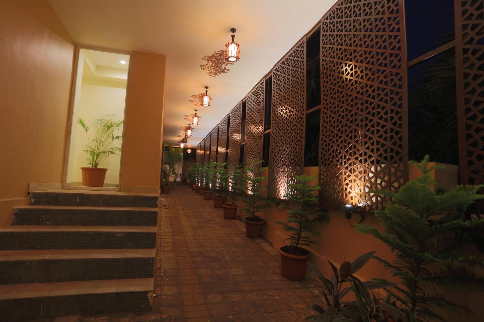Hotel Sinon Baga Retreat Exterior foto